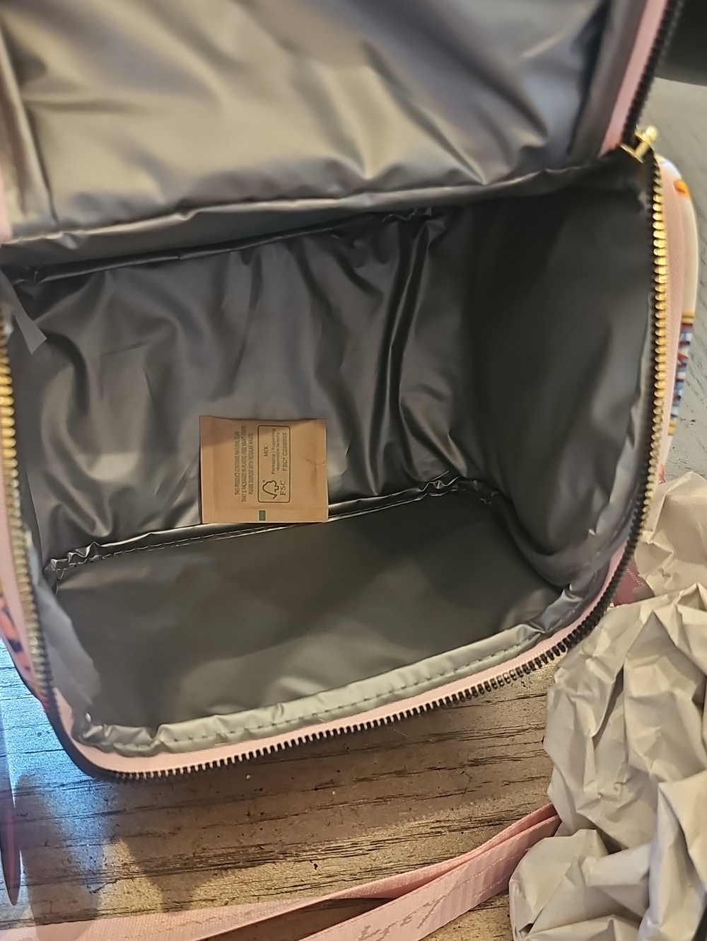Betsey Johnson 'Original Sardines' Pink Crossbody Lunch Tote NWT - Picture 6 of 11